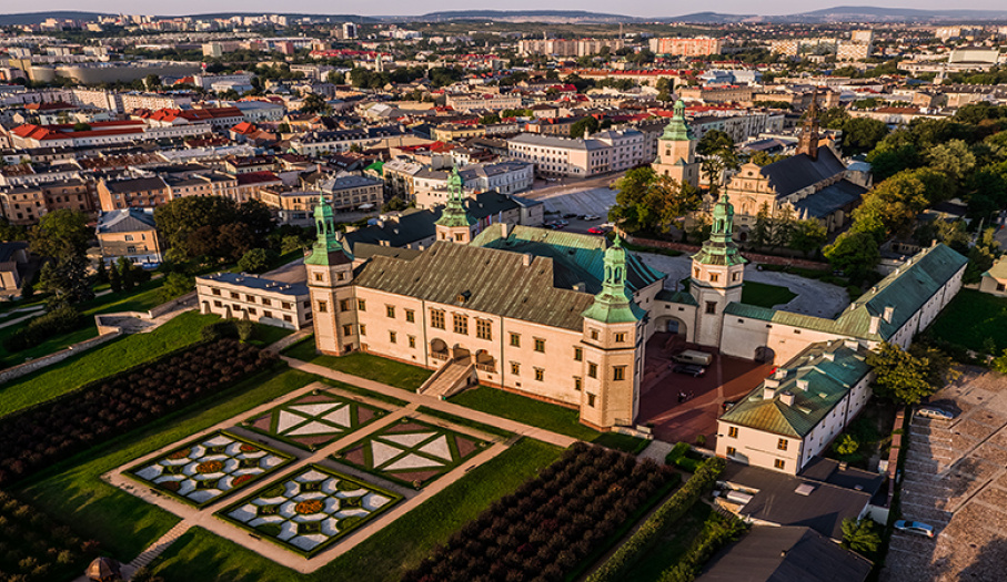 Driver work in Kielce? Earn with RAVAPI